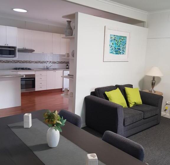 خانه 2 خوابه, Canberra Ave Villas