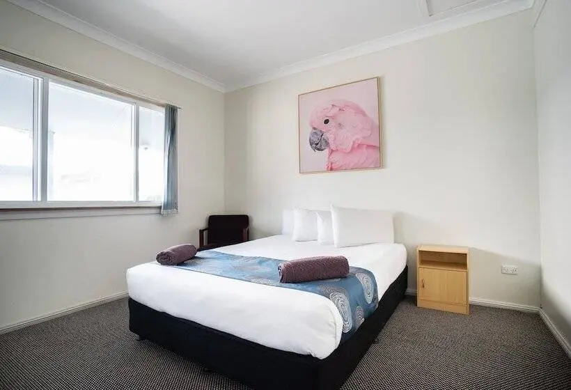 スタンダードスタジオ, Canberra Ave Villas