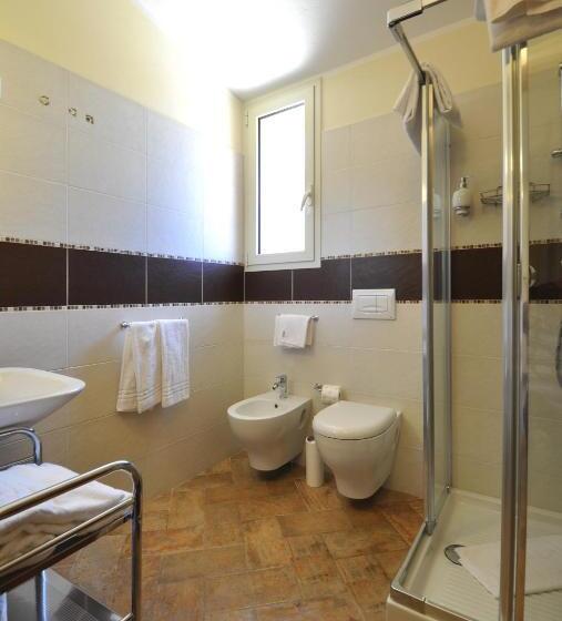 Quarto Triplo Estandar, Affittacamere B&b La Villa Dei Graniti
