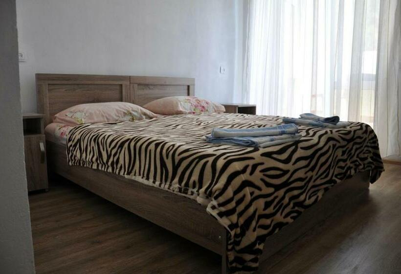 اتاق استاندارد با بالکن و چشم‌انداز دریا, Akhmed Guest House