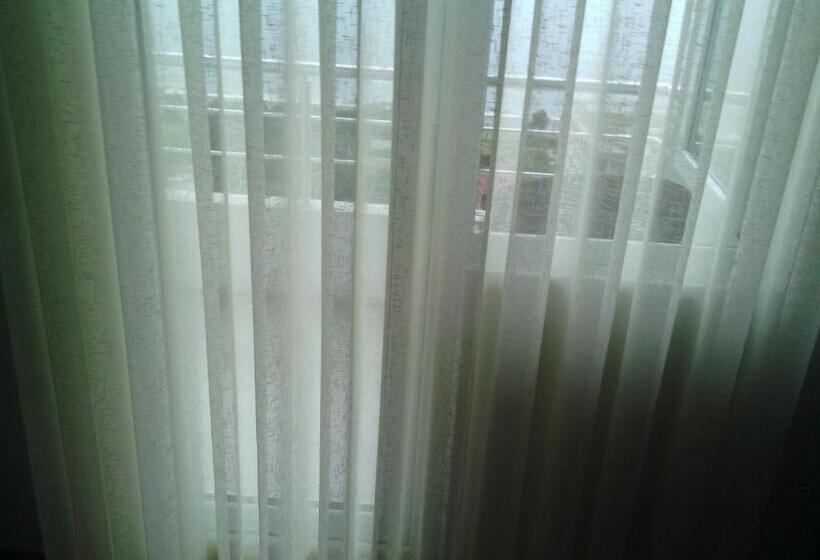 Triple Room Sea View, Akhmed Guest House