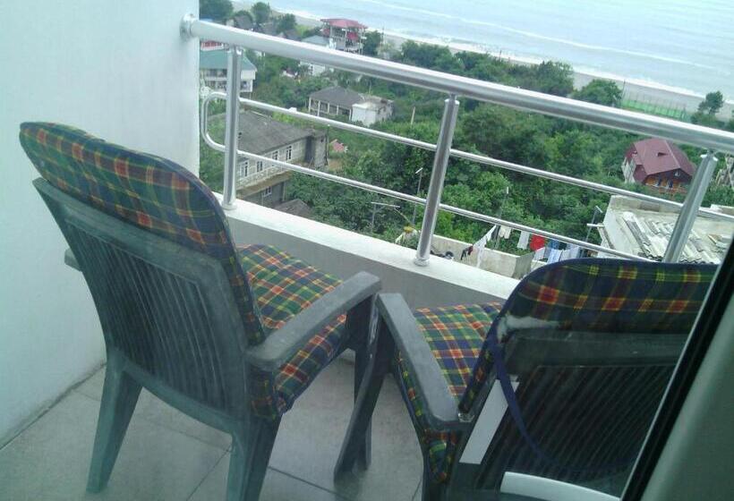 Triple Room Sea View, Akhmed Guest House