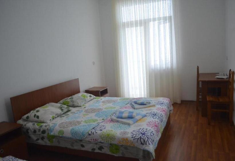 Triple Room Sea View, Akhmed Guest House