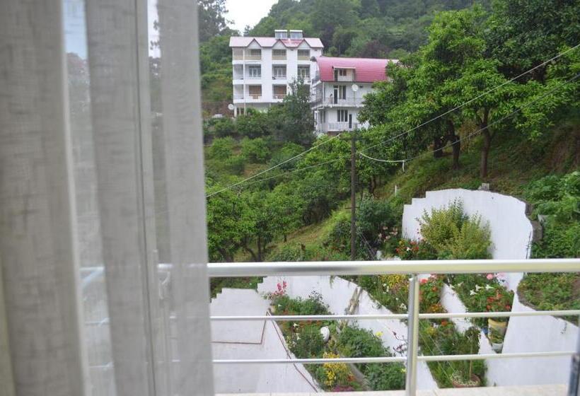 Triple Room Sea View, Akhmed Guest House