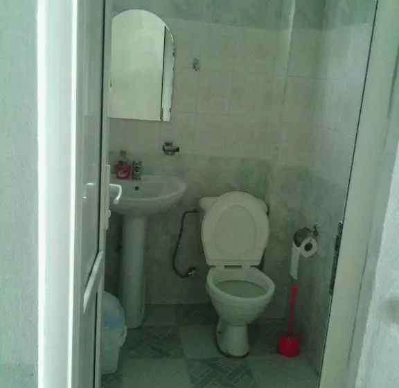 اتاق استاندارد چهار تخته با چشم‌انداز دریا, Akhmed Guest House