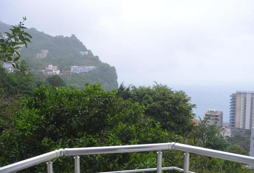 اتاق استاندارد چهار تخته با چشم‌انداز دریا, Akhmed Guest House