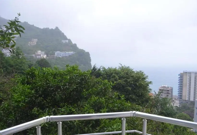 اتاق استاندارد چهار تخته با چشم‌انداز دریا, Akhmed Guest House