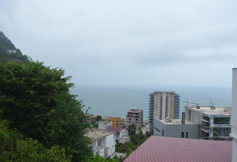 اتاق استاندارد چهار تخته با چشم‌انداز دریا, Akhmed Guest House