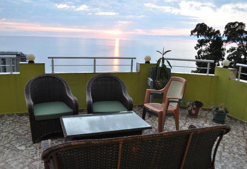 اتاق استاندارد چهار تخته, Akhmed Guest House