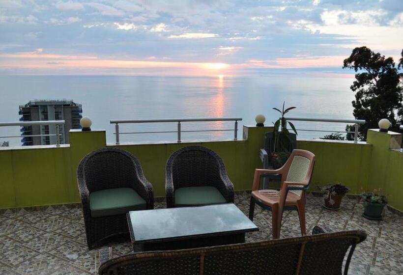 اتاق استاندارد چهار تخته, Akhmed Guest House