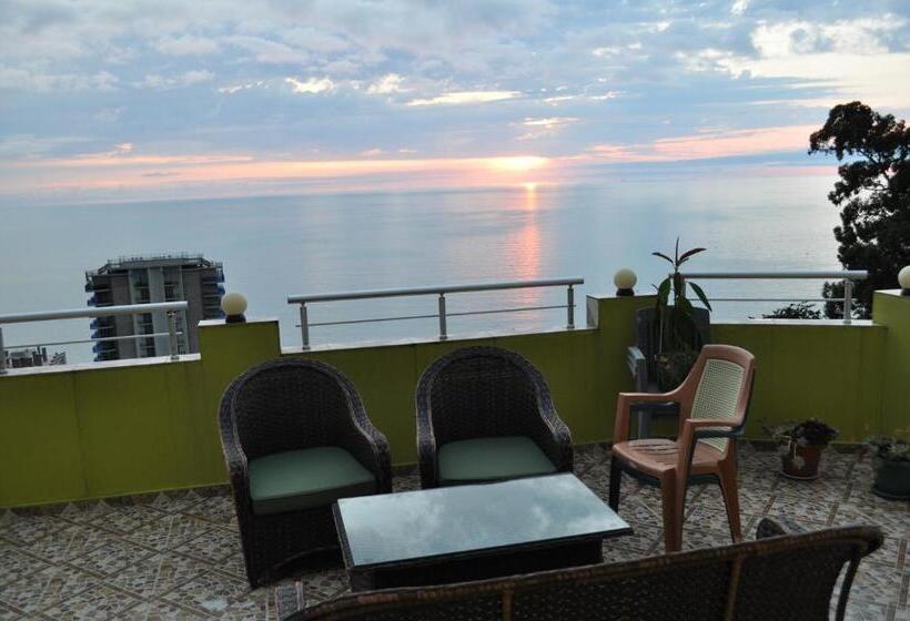 اتاق استاندارد چهار تخته, Akhmed Guest House