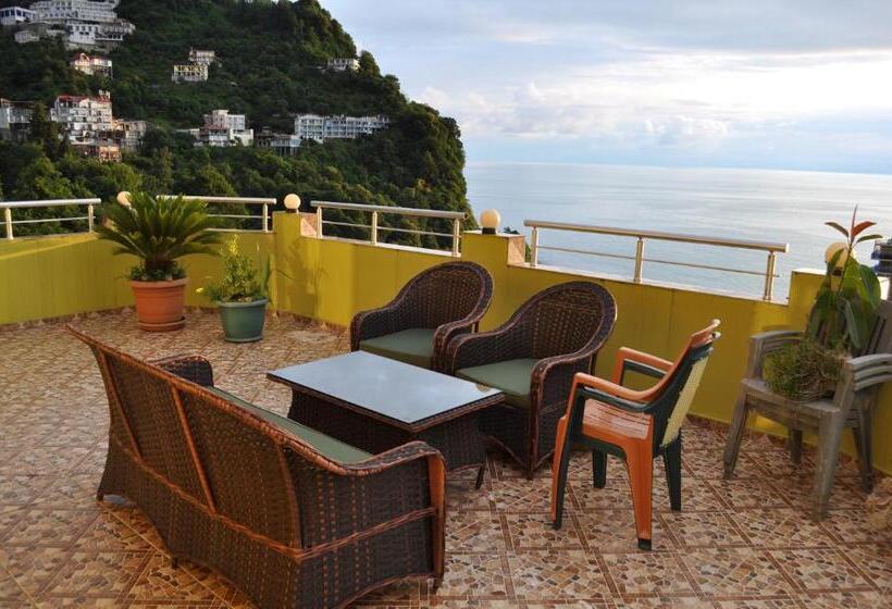 اتاق استاندارد چهار تخته, Akhmed Guest House