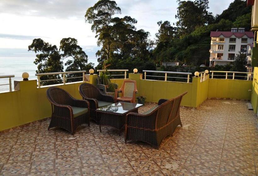 اتاق استاندارد چهار تخته, Akhmed Guest House