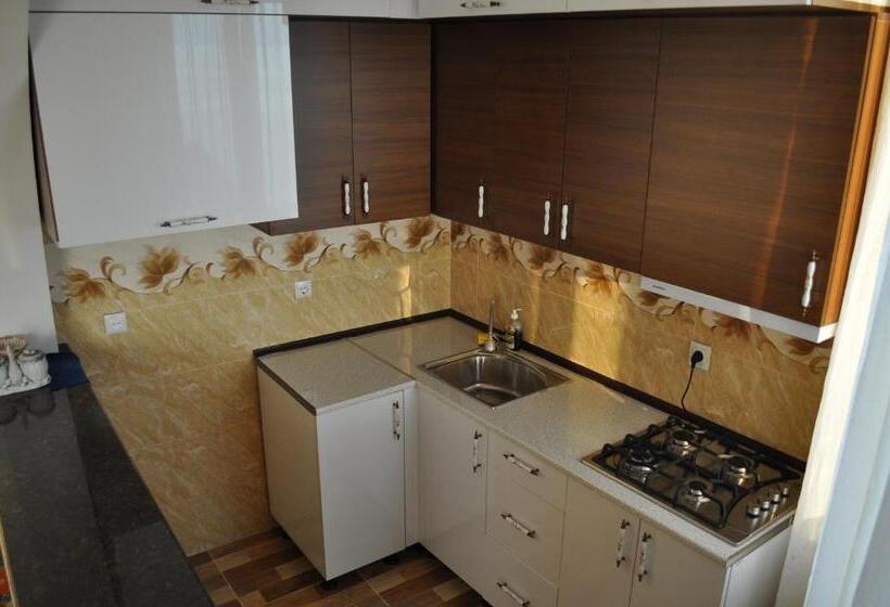 اتاق استاندارد چهار تخته, Akhmed Guest House