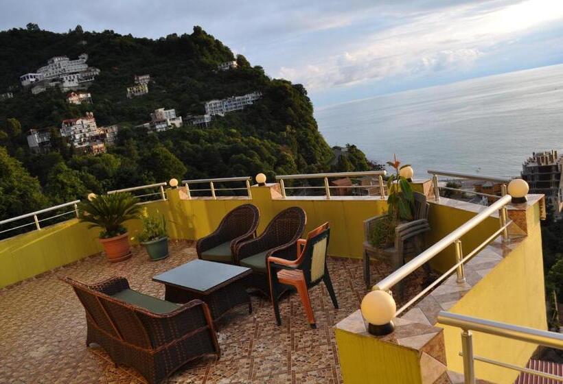 اتاق استاندارد چهار تخته, Akhmed Guest House