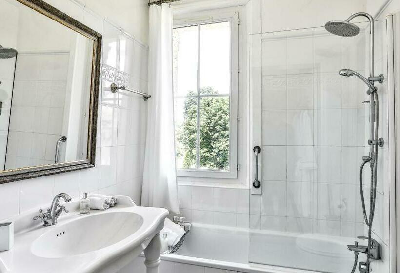 חדר סופריור, Château De Villars