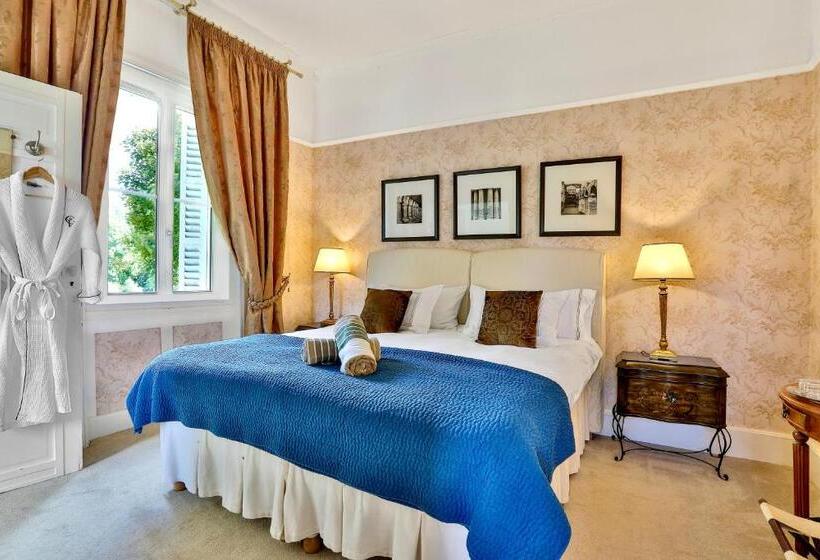 חדר סופריור, Château De Villars