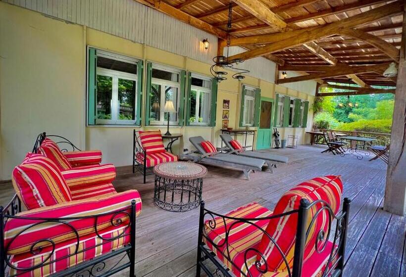 בית, 2 חדרי שינה, Château De Villars