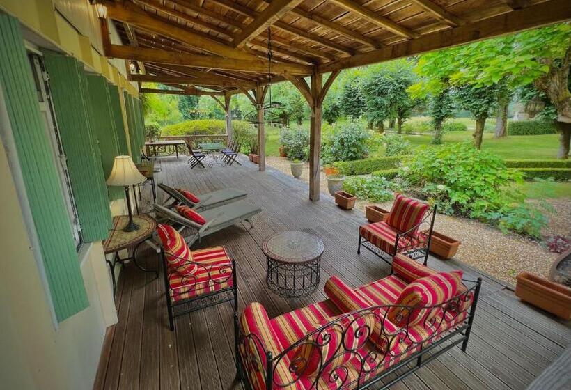 בית, 2 חדרי שינה, Château De Villars