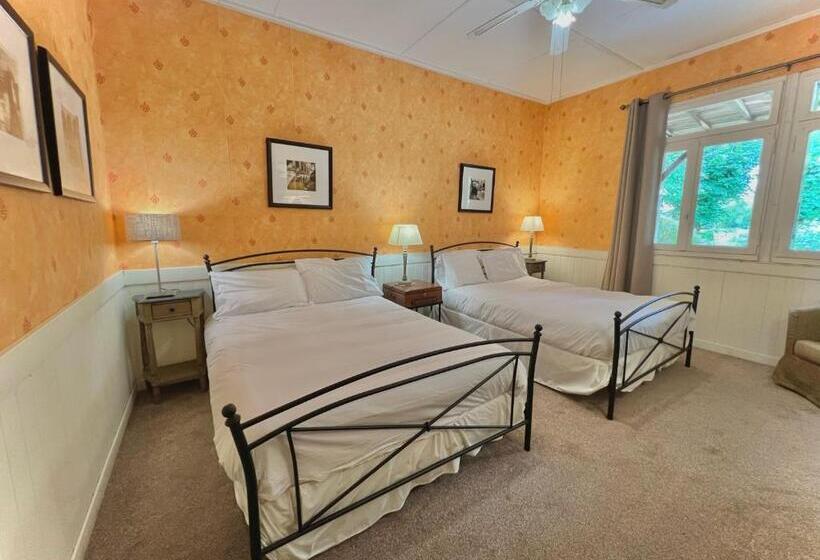 בית, 2 חדרי שינה, Château De Villars