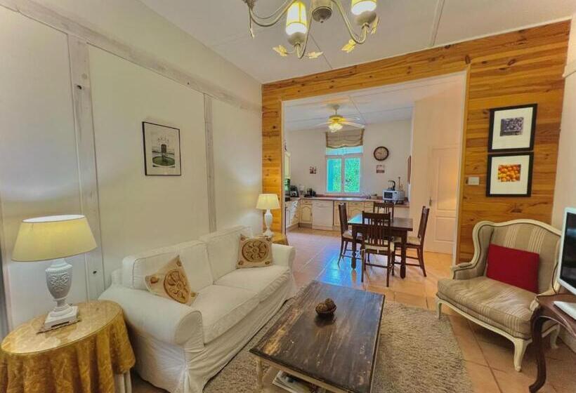 בית, 2 חדרי שינה, Château De Villars