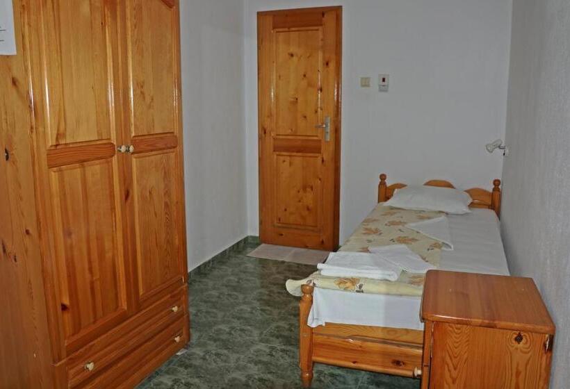Трехместный Номер Стандарт с Балконом, Guest House Kostadinovi