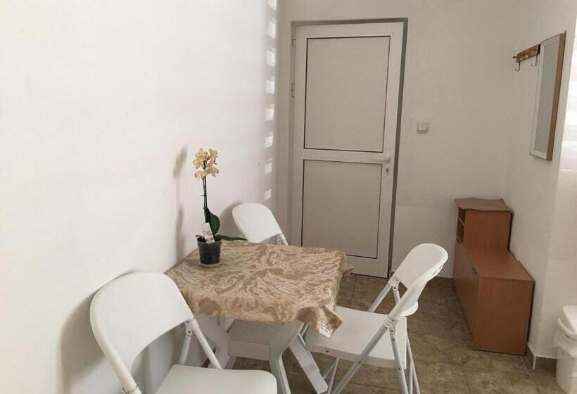 Standard Triple Room with Terrace, Zvezda Meljine