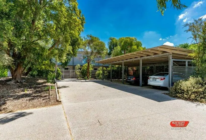 ３ベッドルームアパートメント, Broadbeach Inverloch