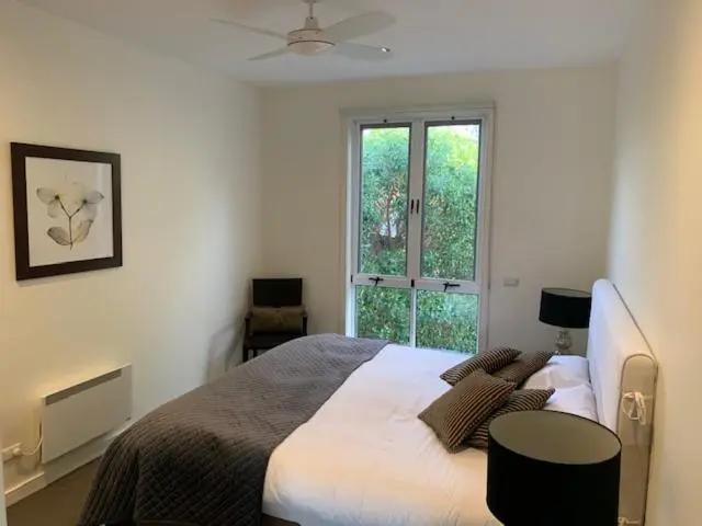３ベッドルームアパートメント, Broadbeach Inverloch