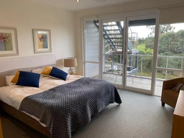 ３ベッドルームアパートメント, Broadbeach Inverloch