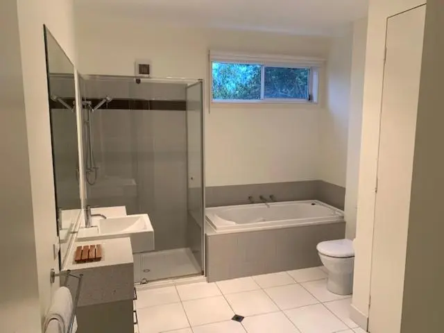 ３ベッドルームアパートメント, Broadbeach Inverloch
