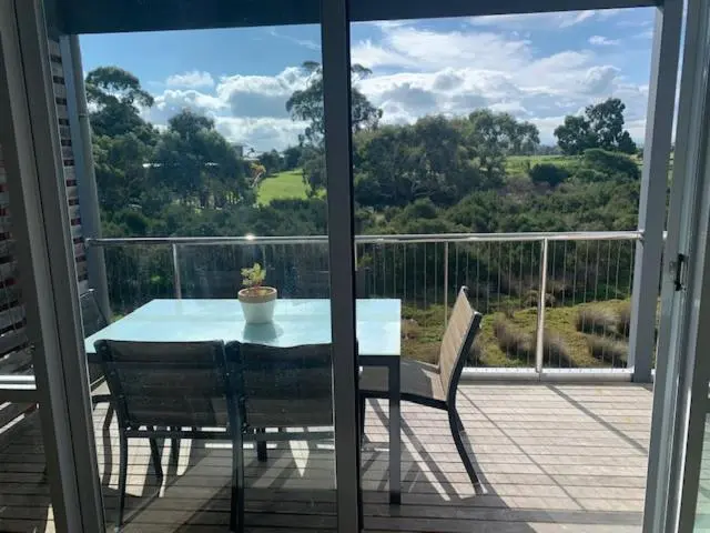 ３ベッドルームアパートメント, Broadbeach Inverloch
