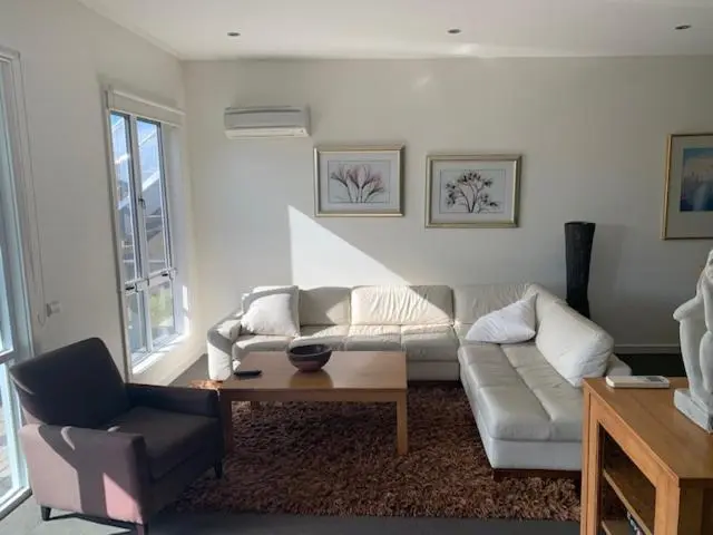 ３ベッドルームアパートメント, Broadbeach Inverloch