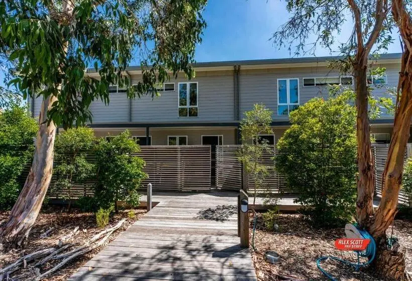 ３ベッドルームアパートメント, Broadbeach Inverloch