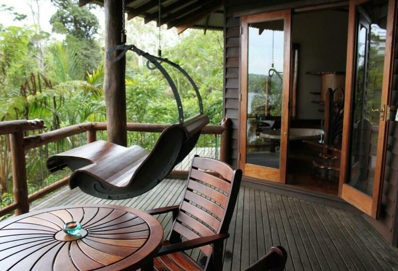 1ベッドルームハウス, Secrets On The Lake