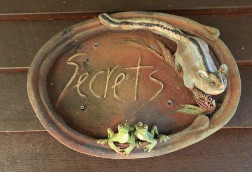 1ベッドルームハウス, Secrets On The Lake