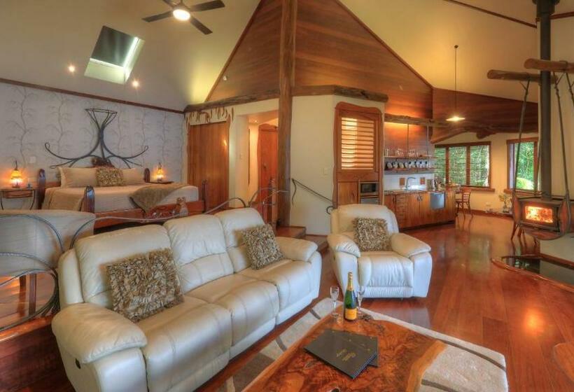 1ベッドルームハウス, Secrets On The Lake