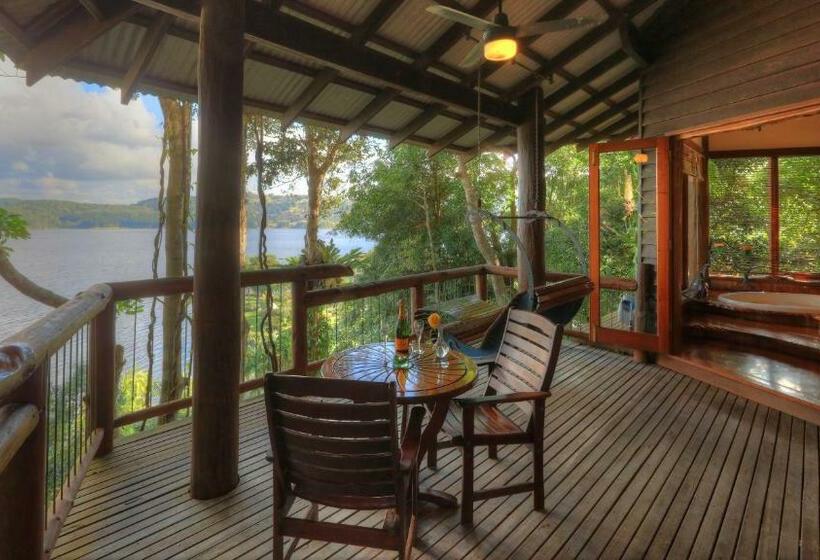 1ベッドルームハウス, Secrets On The Lake