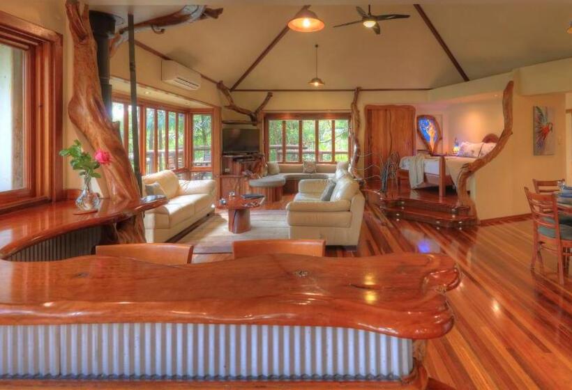 3ベッドルームハウス, Secrets On The Lake