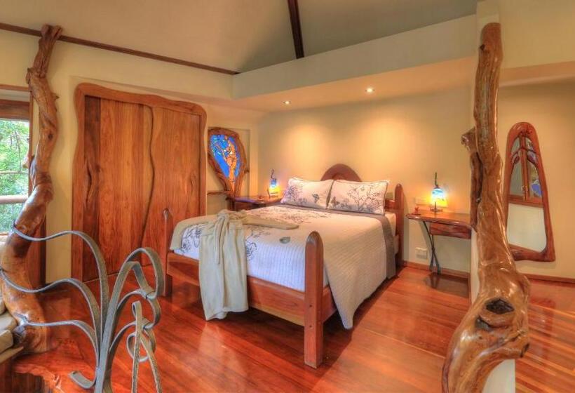 3ベッドルームハウス, Secrets On The Lake