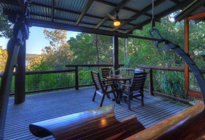 2ベッドルームハウス, Secrets On The Lake