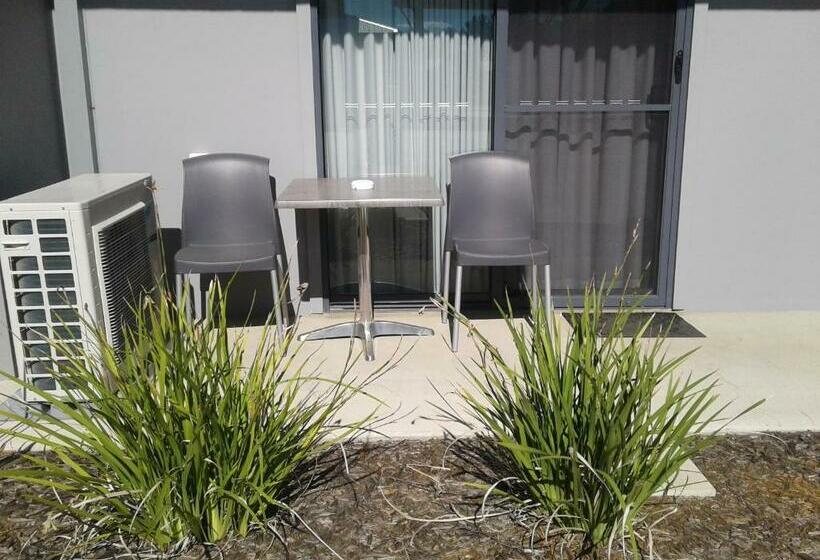 חדר סטנדרט, Royal Motel Miles