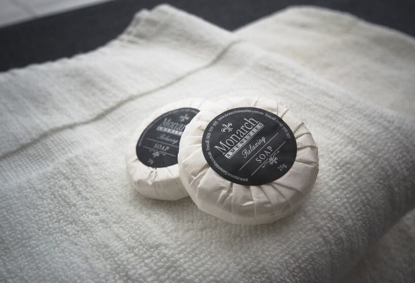 اتاق استاندارد چهار تخته, The George Hotel Bathurst