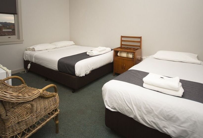 اتاق استاندارد سه نفره, The George Hotel Bathurst