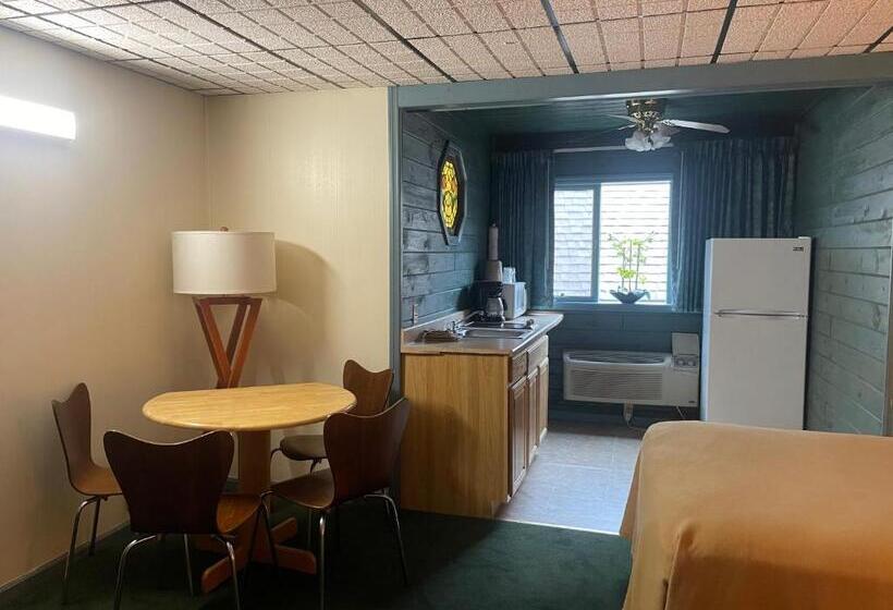 带2个卧室的套房, Lake Crest Inn