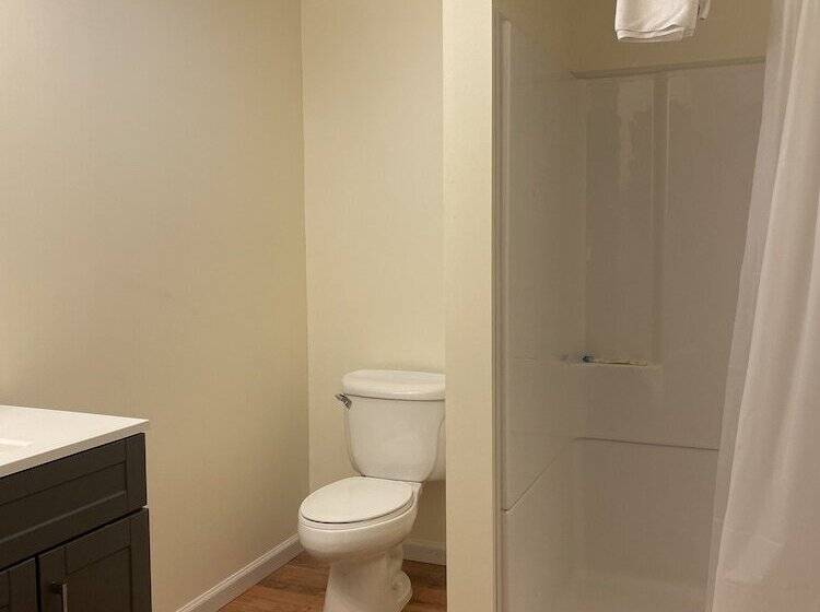 带2个卧室的套房, Lake Crest Inn