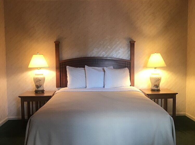 带2个卧室的套房, Lake Crest Inn