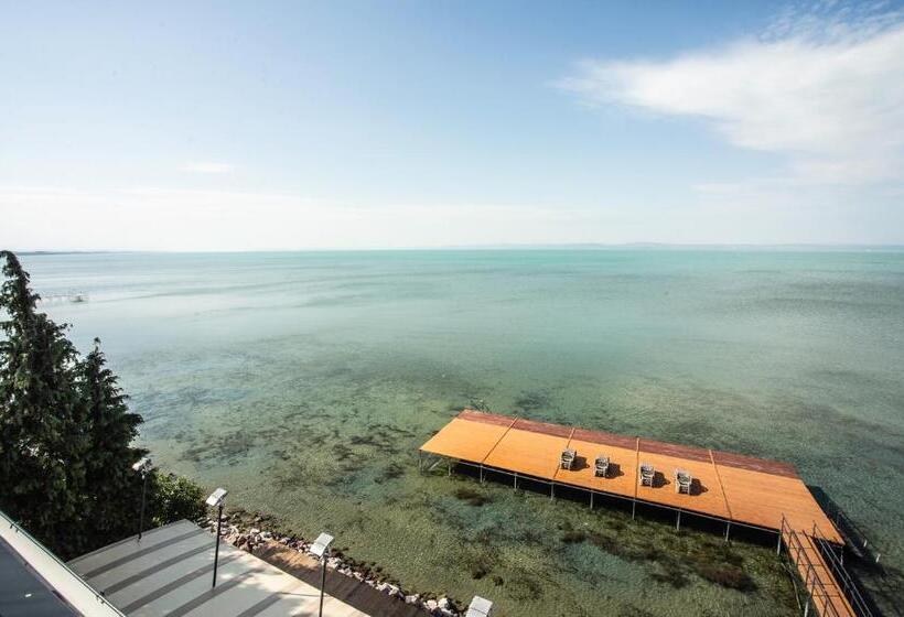 غرفة ديلوكس مطلّة علي البحر مزوَّدة بشُرفة, Dalma Panzió