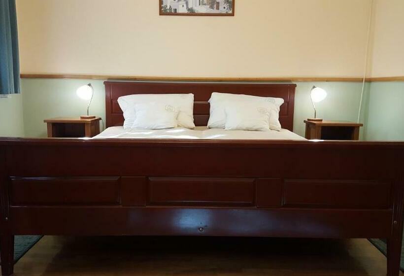 Номер Стандарт, Laetitia Panzió