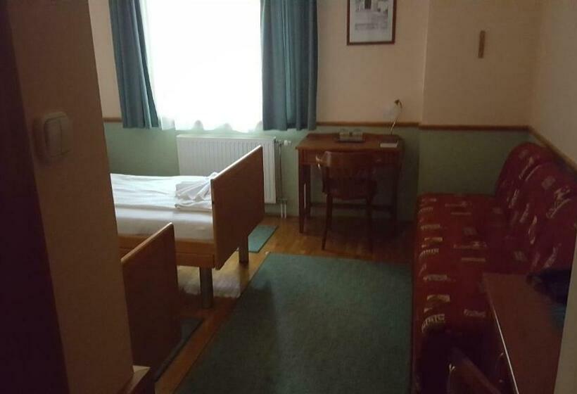 Номер Стандарт, Laetitia Panzió